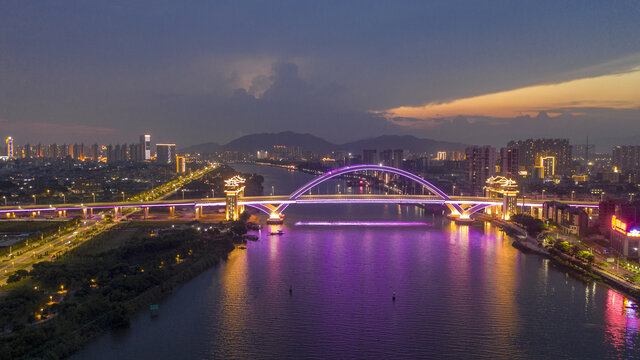 揭阳进贤门大桥蓝调夜景