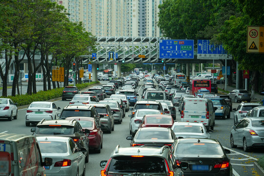 深圳下班高峰期的街道