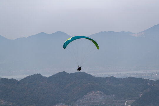 高空滑翔伞极限运动