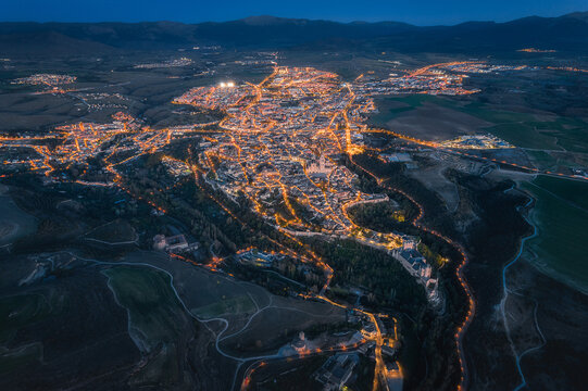 西班牙塞哥维亚城市黄昏航拍