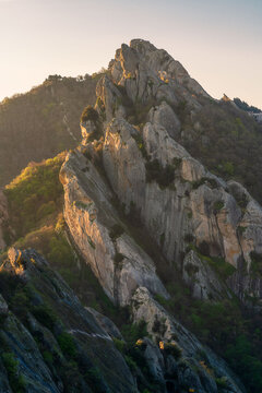 意大利白云岩山脉悬崖山峰