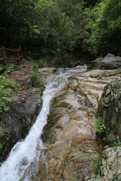 中国池州百丈崖风景区