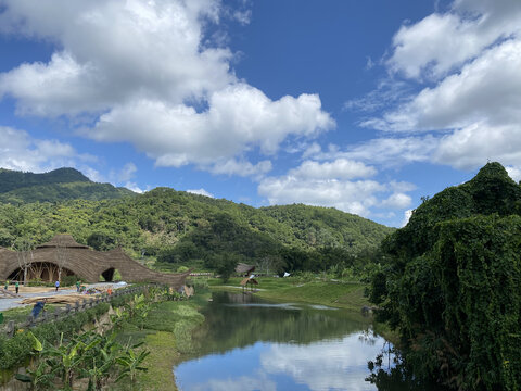 五指山毛纳村