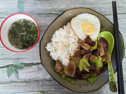 青椒牛肉盖饭