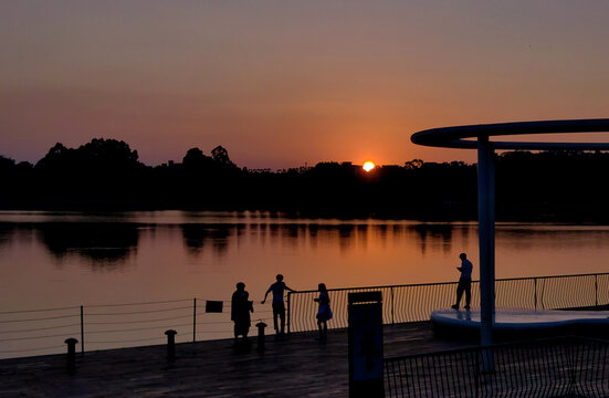 企石东青湖夕阳美景