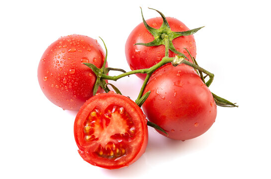白色背景上的一串全景深西红柿