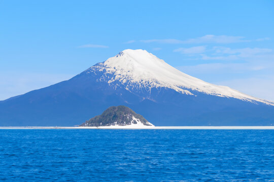 雪山孤岛