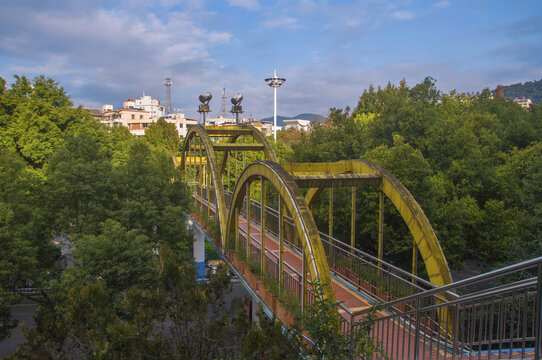 古田人行天桥建筑