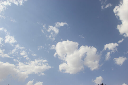 蓝天白云朵