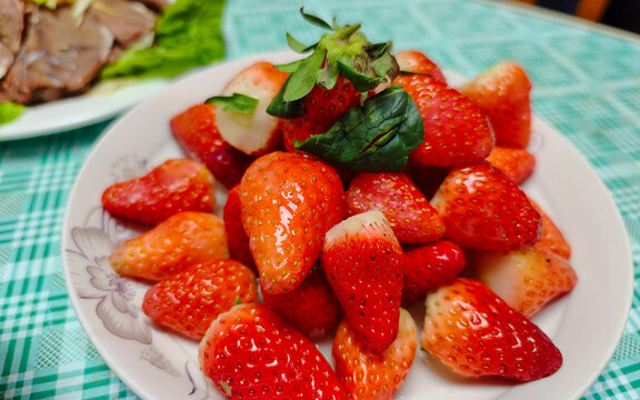 凉拌草莓