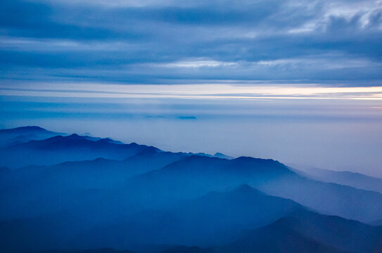 群山