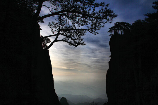 黄山暮色剪影