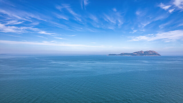 航拍海岛何海洋图片