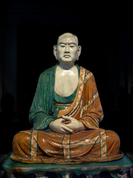 等身三彩瓷塑像