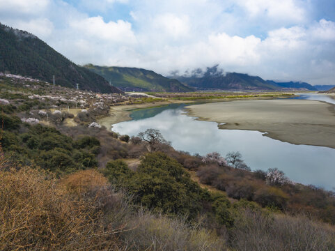 雅鲁藏布江峡谷风光75