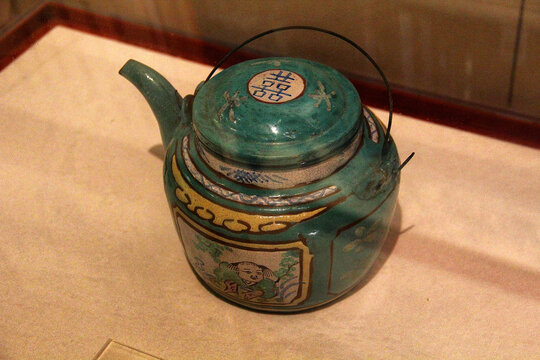 近代瓷器茶壶