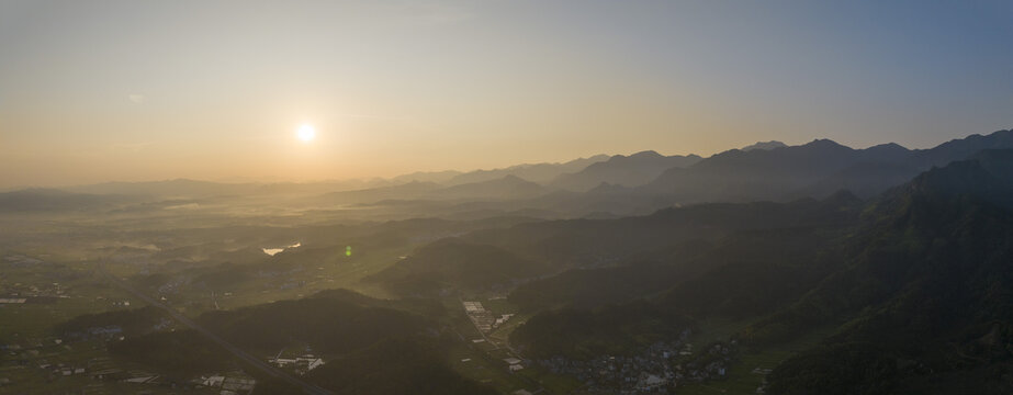 群山高山山峦山丘清晨云雾缭绕