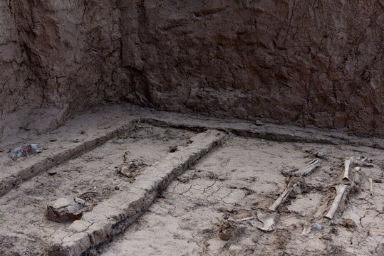 河北宣化战国墓葬考古现场