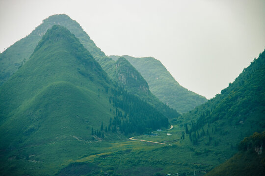 马岭河的远山