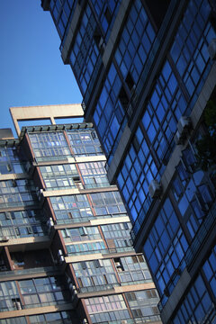城市现代写字楼大厦蓝色