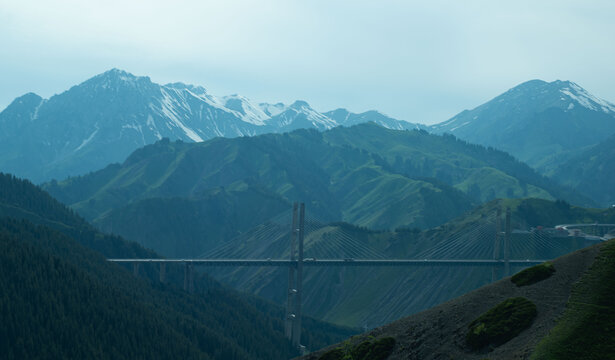 天山