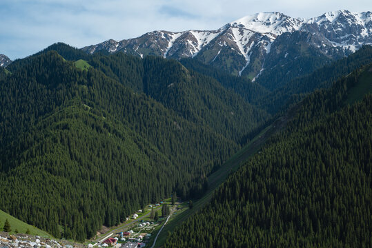 天山