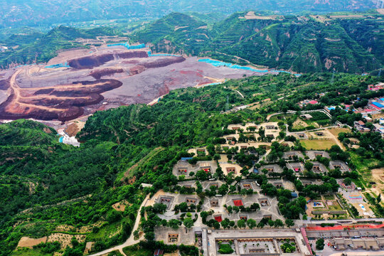 陕州地坑院