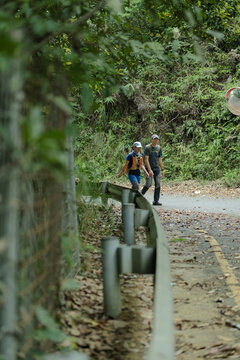 深圳马峦山郊野公园下山游客