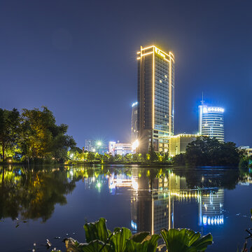 夜色下的都市风光