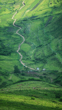 俯瞰山沟