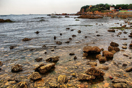 烟台海滩礁石海滨浴场