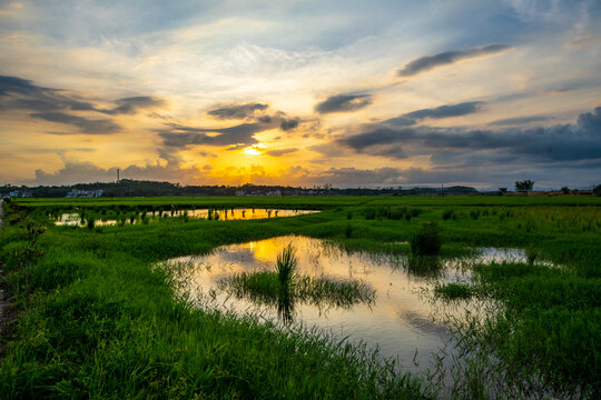 渔村夕阳