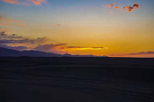 鸣沙山夕阳