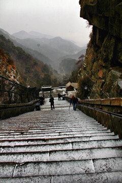 泰山登山石台阶十八盘