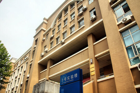 大连理工大学校园老楼