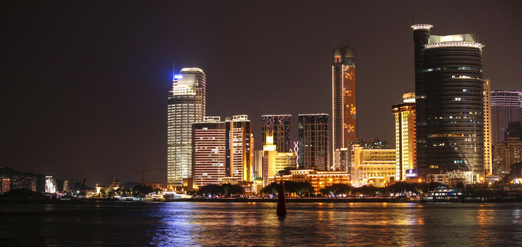 中国厦门城市夜景天际线