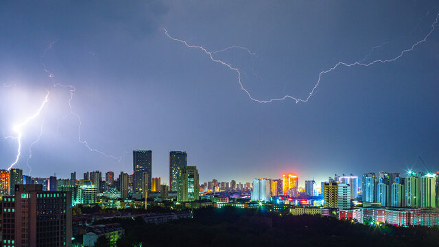 雷电雷暴闪电雷雨城市秦皇岛