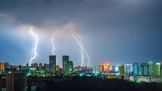 雷电雷暴闪电雷雨城市秦皇岛