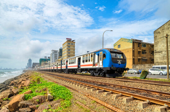 斯里兰卡海边铁路