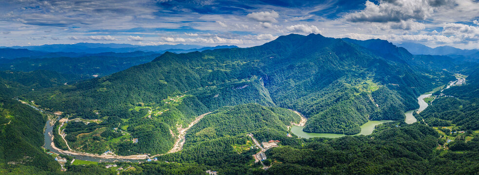 燕子河大峡谷