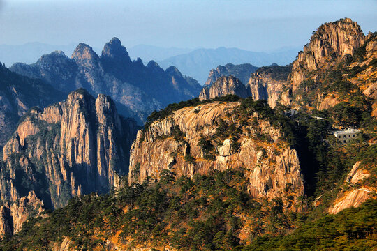 黄山远山山峦