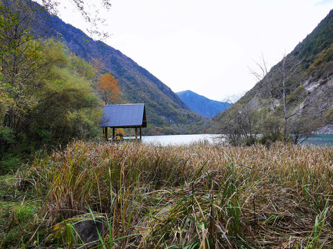 湖光山色