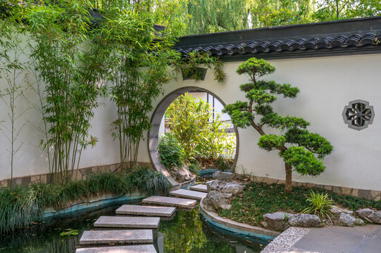 中式园林庭院门墙