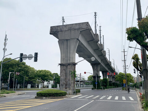 高架地铁轨道