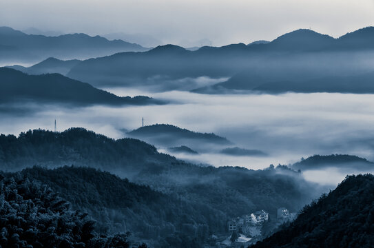 浦江仙境云海水墨山村风光