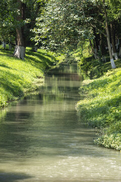 夏日小河