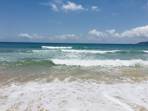 沙滩大海蓝天海浪