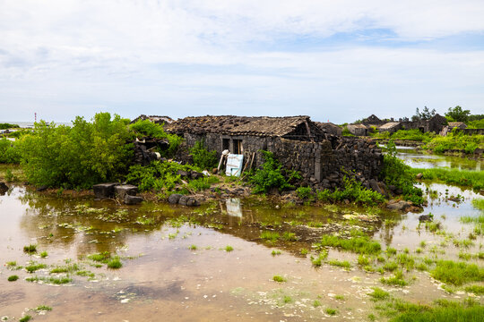 儋州洋浦盐丁村古盐田风景