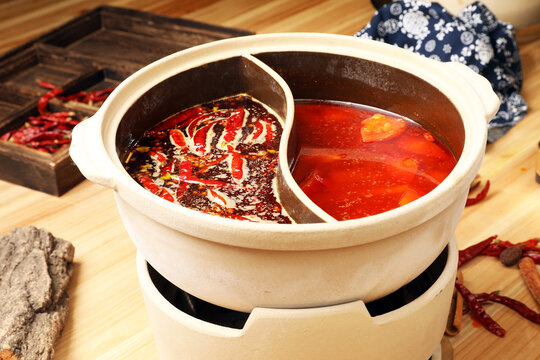 牛油番茄鸳鸯锅