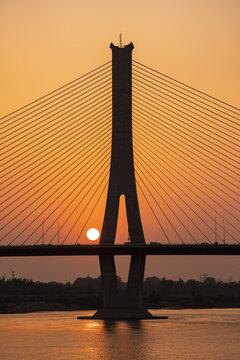 黄河大桥夕阳